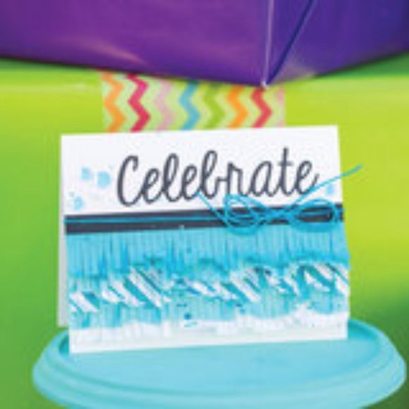 Spellbinders Fringed Garland die - Picture 5 of 11